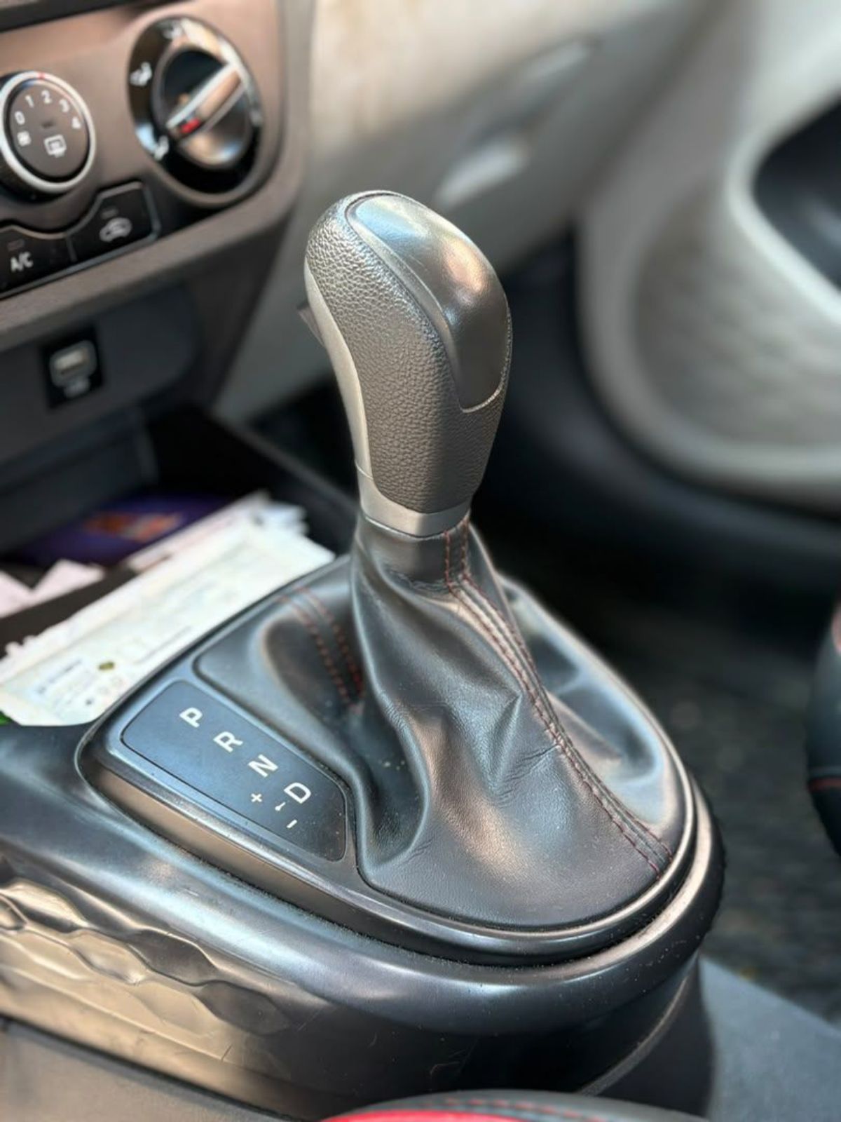 VENTE DE HYUNDAI i 10 - photo 2