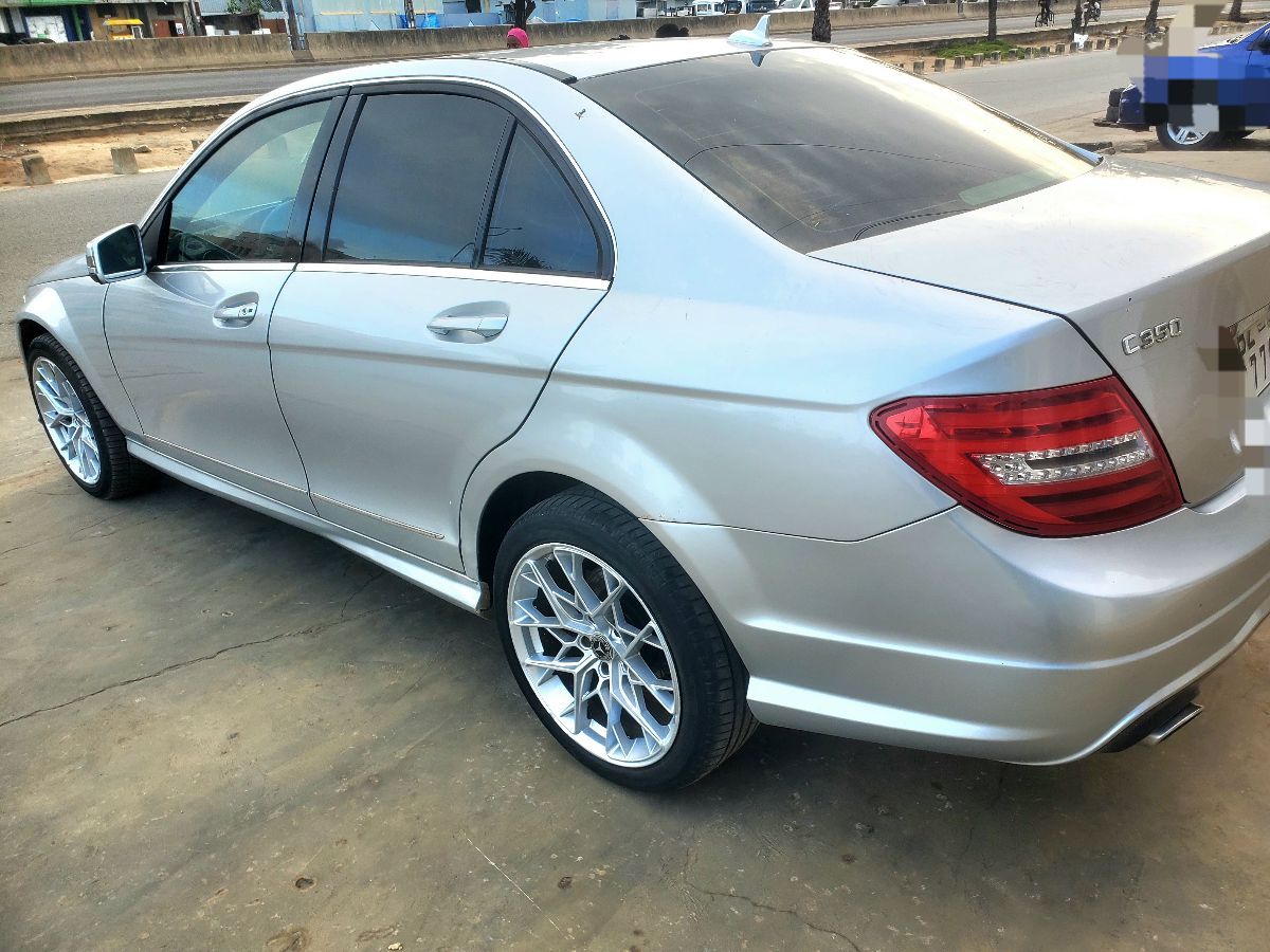 Mercedes C250 4MATIC V6 2012 - photo 3