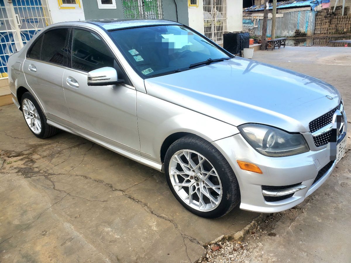 Mercedes C250 4MATIC V6 2012