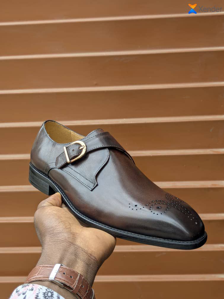 Des souliers en cuir authentiques
