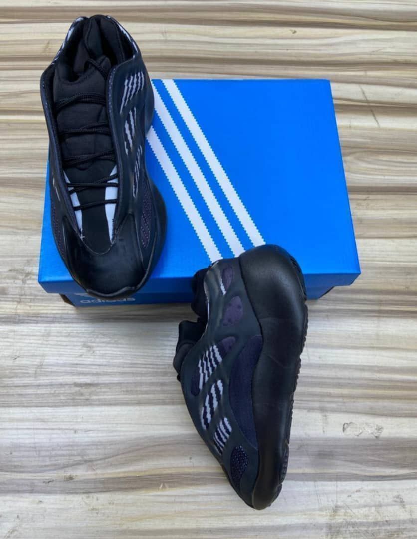 Paires de baskets de différents modèles - photo 3