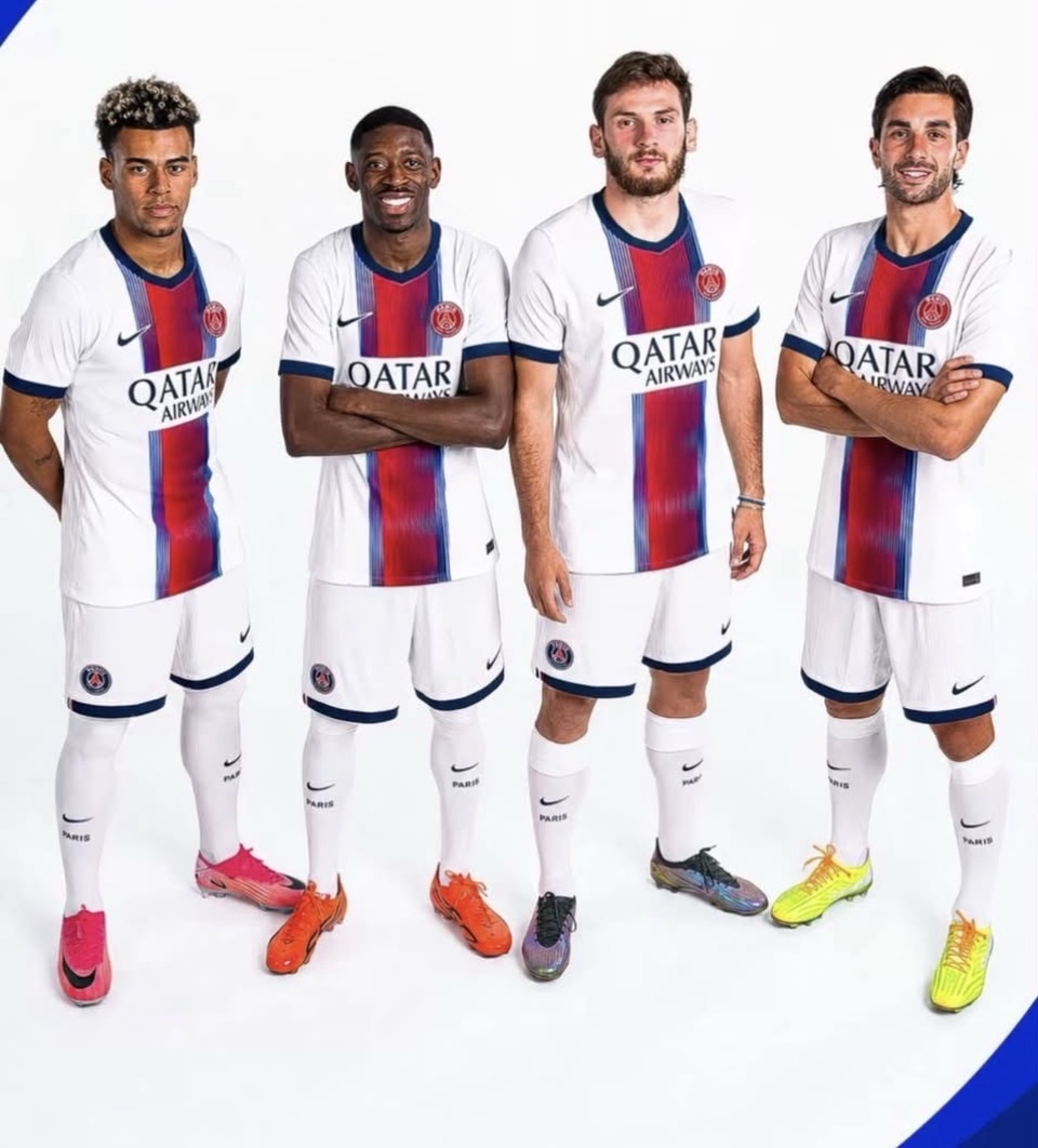 Des maillots en gros et en détail en vente - photo 2