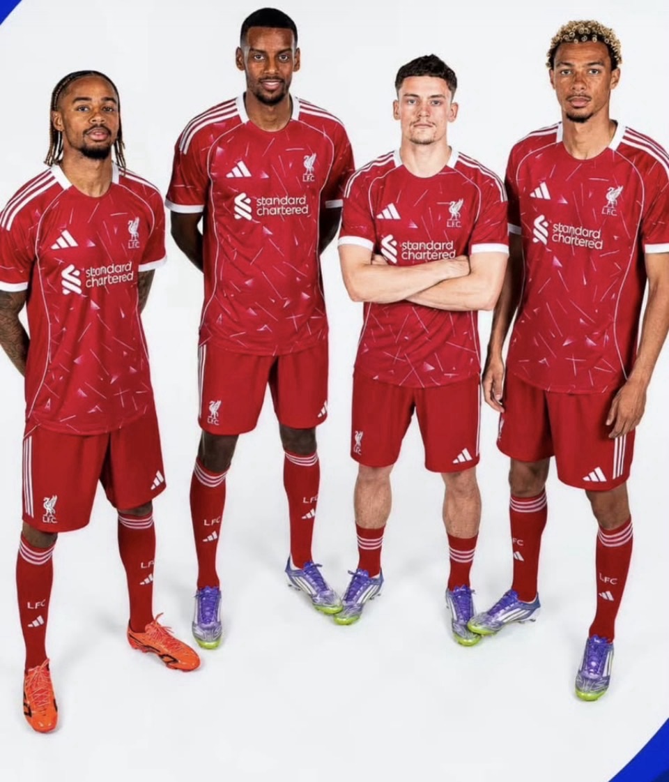 Des maillots en gros et en détail en vente - photo 3