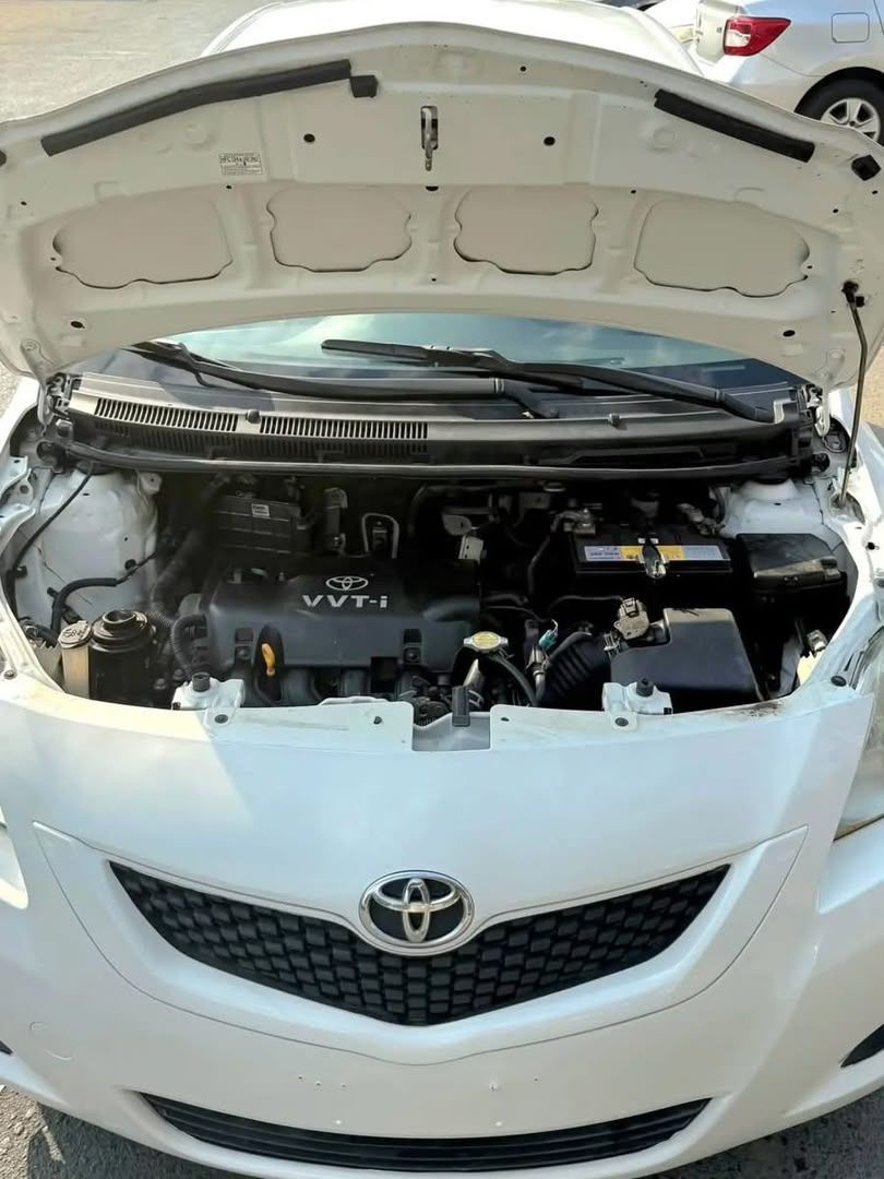 Toyota Yaris 2012 - photo 3