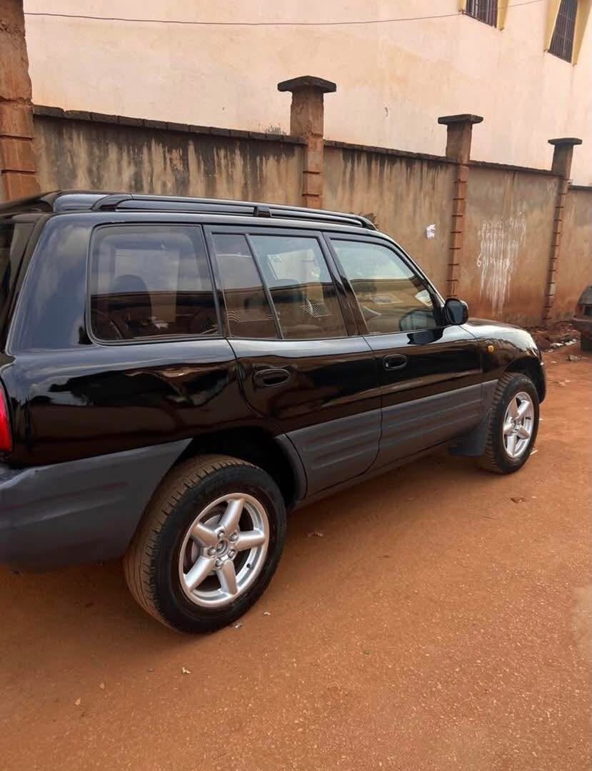 Toyota RAV4 4Portieres