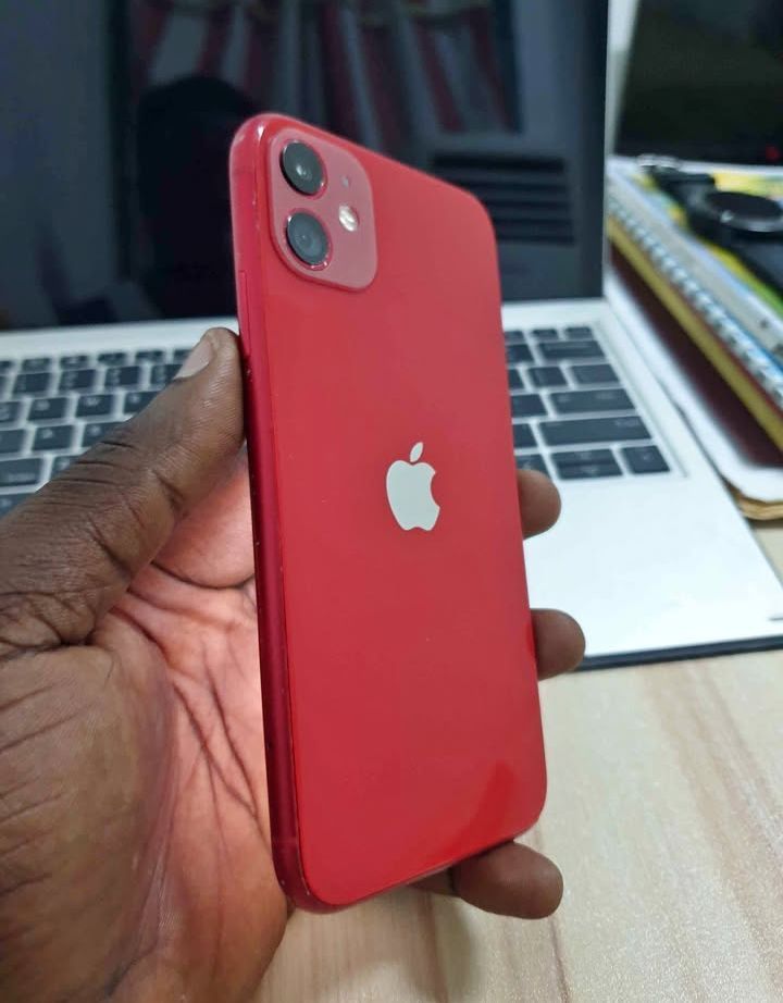iPhone 11 simple - photo 2