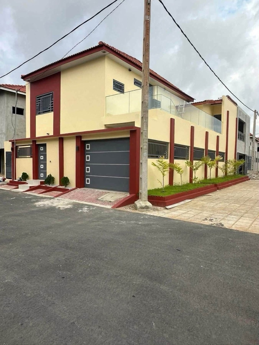 Duplex de 5 pièces en vente