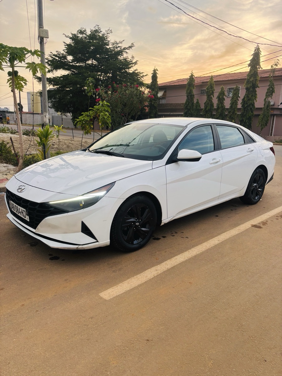 HYUNDAI ELANTRA 2022