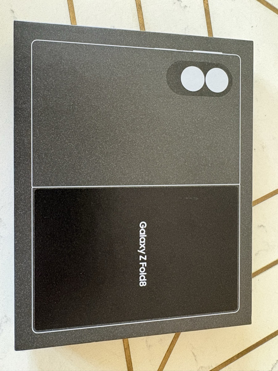 Samsung GalaxyZ Fold 8 - photo 2