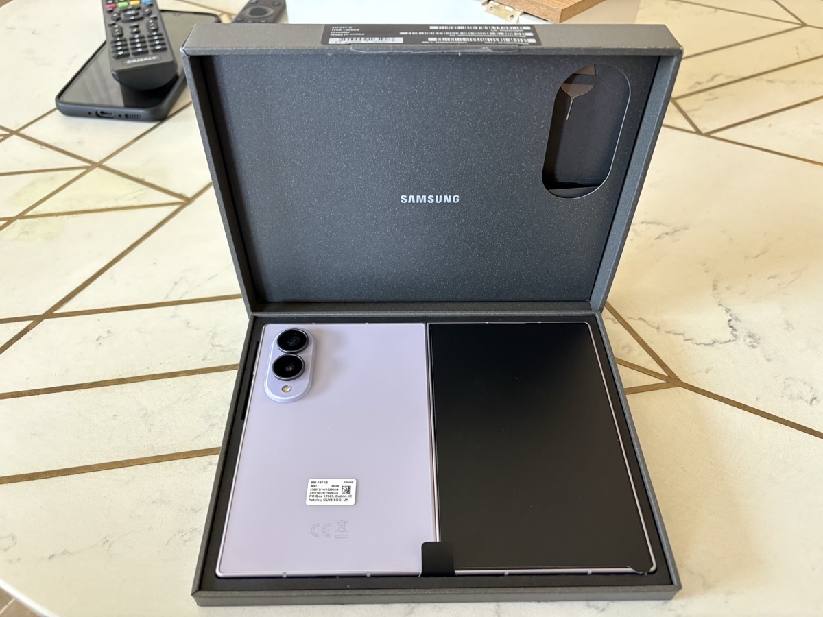 Samsung GalaxyZ Fold 8