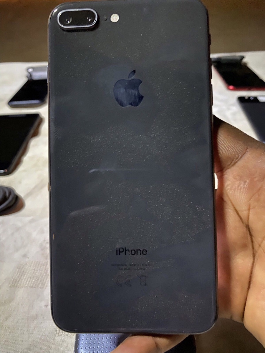 iPhone 8+ à vendre - photo 2