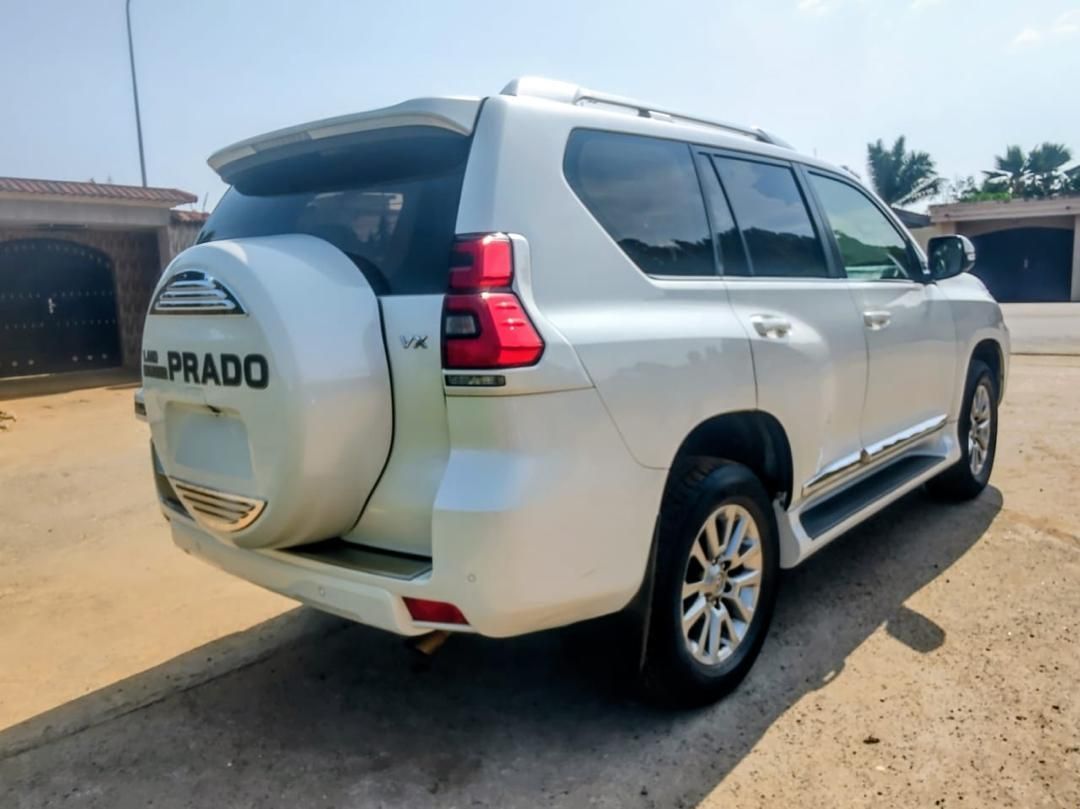 TOYOTA LAND CRUISER PRADO VX - photo 2