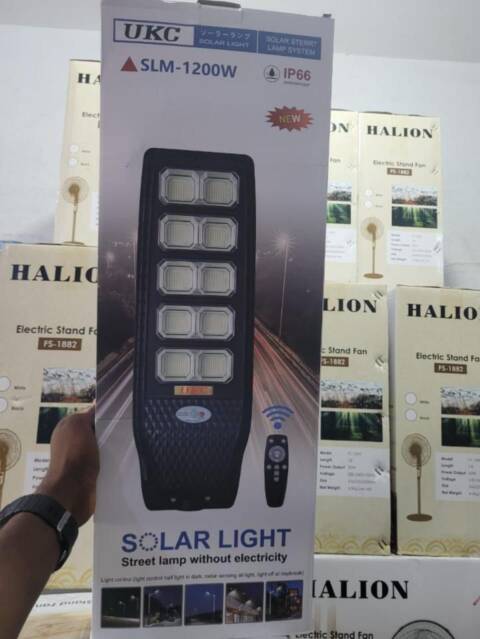 Lampadaire solaire 1200w