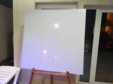 Tableau blanc à marqueur.