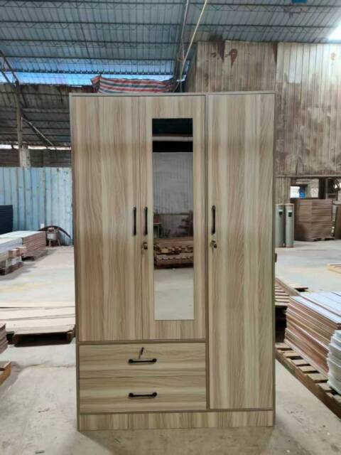 Armoire en bois démontable avec miroir