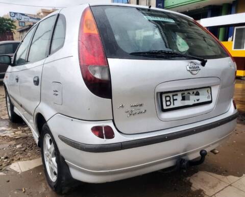 Nissan TINO 2003
Manuelle Petit moteur