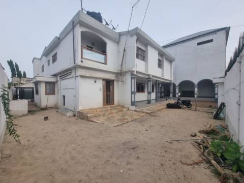 VILLA AKODESSEWA  6 CHAMBRES