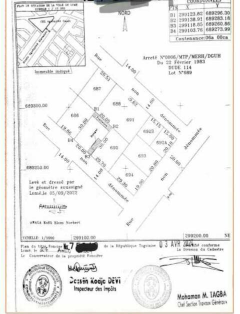 Vente de terrain clôturé avec TF à agoè assiyéyé