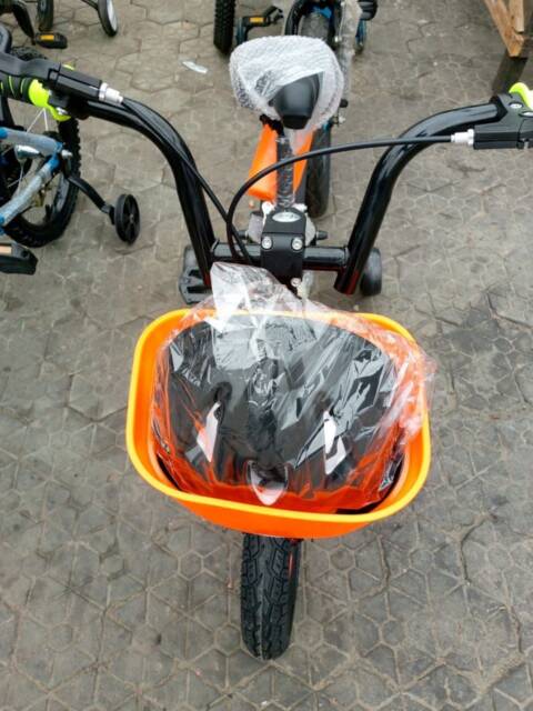 Vélo pour enfant de 1 à 3 ans avec casque
