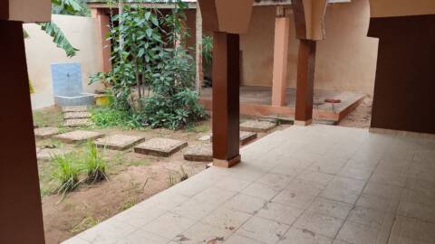 villa de 3 chambres salon en location