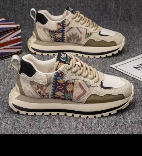 Chaussures fermées à vendre