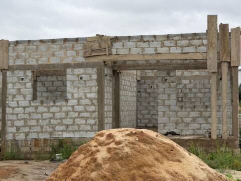 VILLA BASSE DE TYPE 4 PIÈCES 200m² EN VENTE