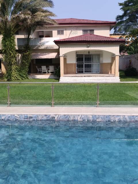 VILLA TRES BELLE AVEC PISCINE À VENDRE 2PLTX