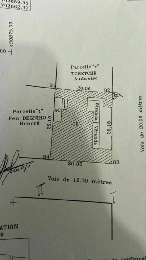 PARCELLE À VENDRE À FIDJROSSÈ ADJAHA