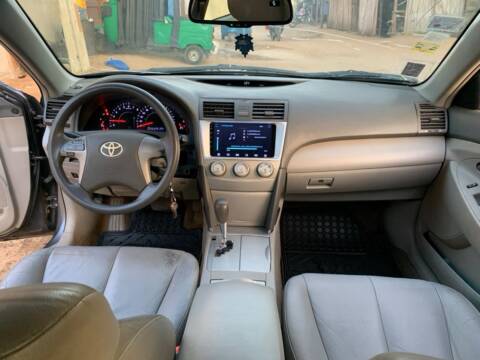 Toyota Camry 2010 clean negociable