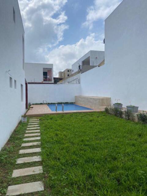 Villa duplex a louer a Angré nouveau Chu