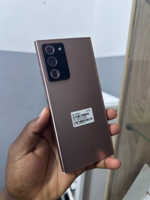 Note 20 128/4 venu 145mil lax