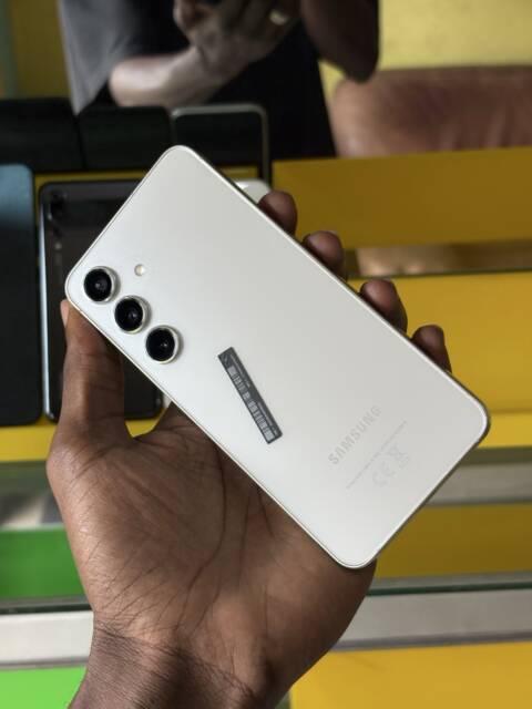 SAMSUNG GALAXY S24