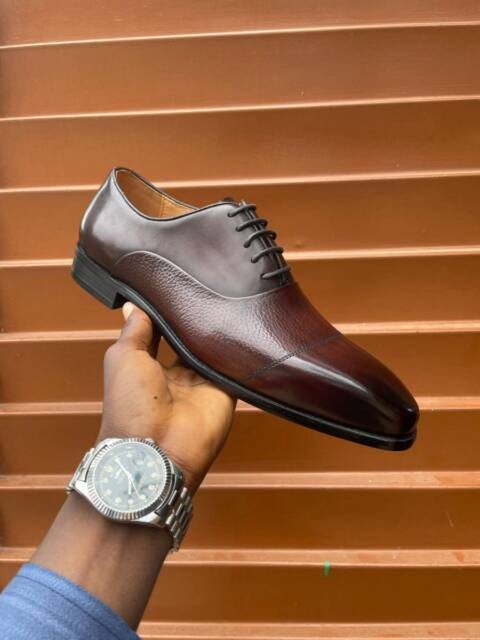 Souliers en cuir authentique