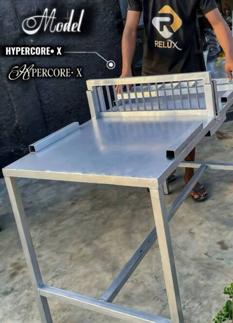 TABLE DÉCOUPE SAVON EN ACIER INOXYDABLE AU BÉNIN