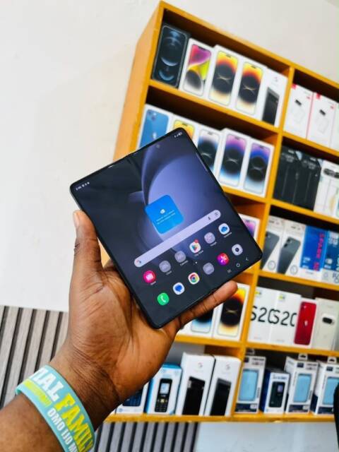 Samsung z fold 4