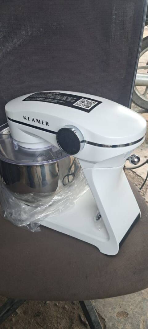 Professional flour mixers